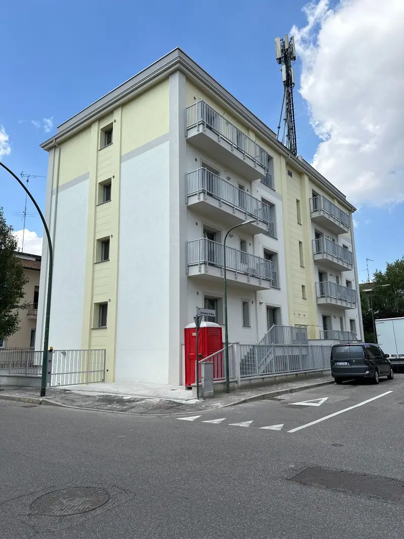 Condominio Giulia, Cremona — Esterni